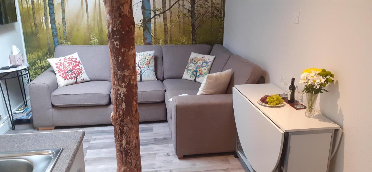 The Treehouse By Airlie Apartment Nairn Exterior photo