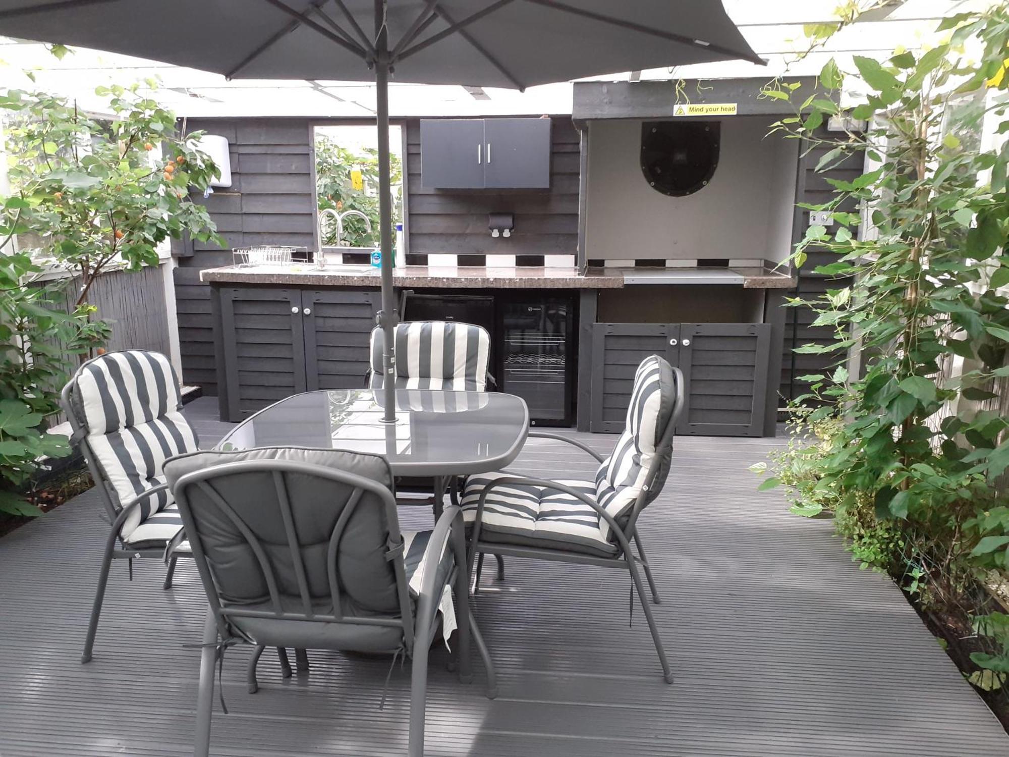 The Treehouse By Airlie Apartment Nairn Exterior photo